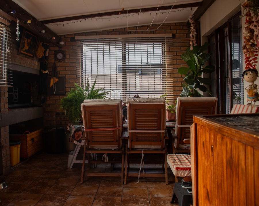 2 Bedroom Property for Sale in Bo Oakdale Western Cape